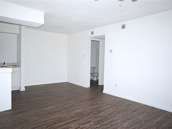 3rd image of 904 University Dr #7
