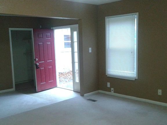 5th image of 8602 Woodland Ave APT B