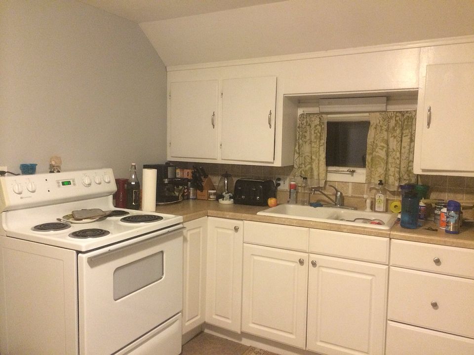 2nd image of 274 Main St