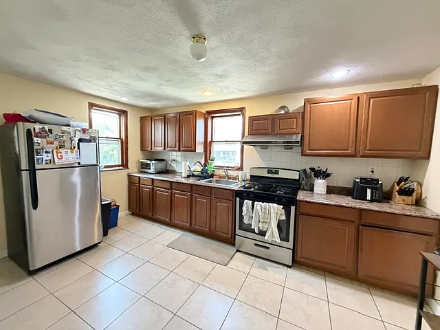 38 Illinois Ave #2 — Photo 4
