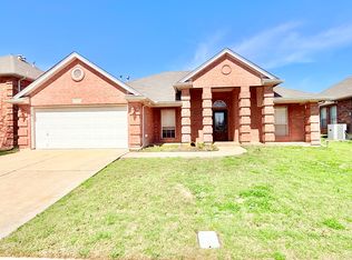2713 Flint Rock Dr, Fort Worth, TX 76131
