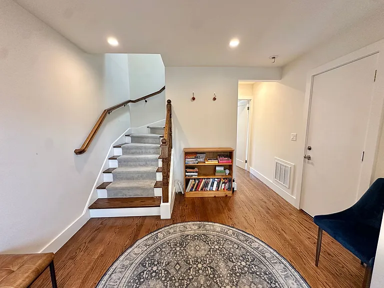 1918 25th Ave — Photo 3