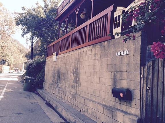4th image of 1431 N Beverly Glen Blvd