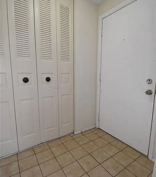 2325 Firethorn Rd — Photo 2