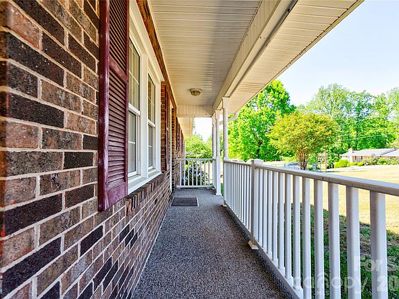 2nd image of 508 Lee Dr