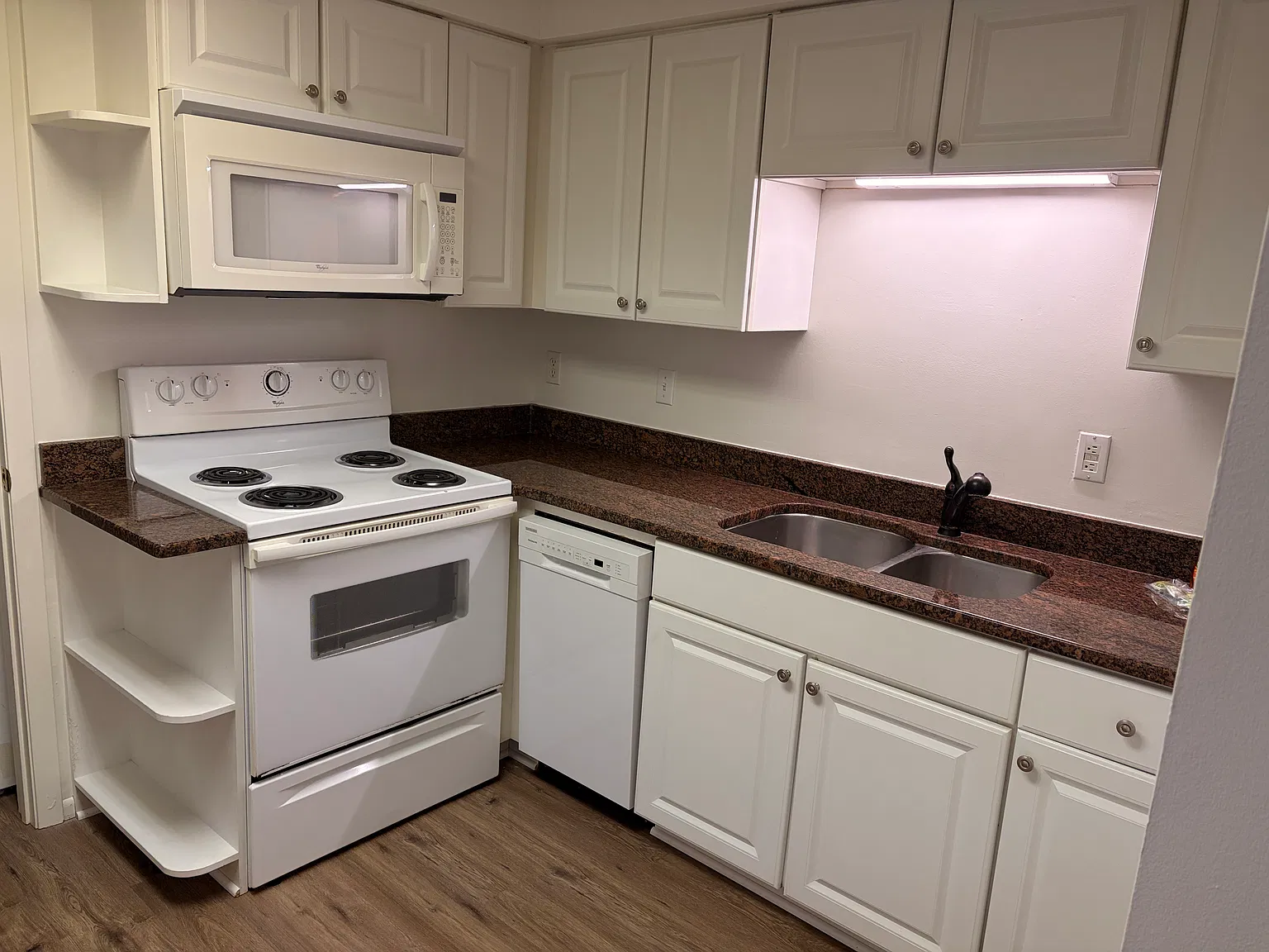 2 bed, 1150 sqft, $1,600 — Photo 4
