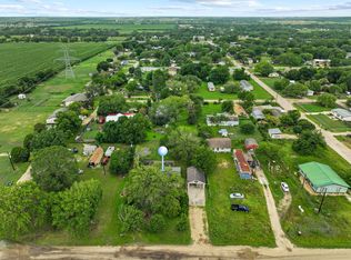 205 Skycrest Dr, Martindale, TX 78655
