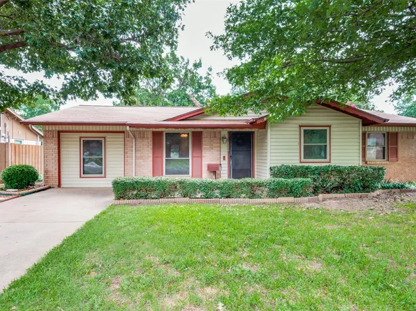1200 Glenn Dr, Euless, TX 76039