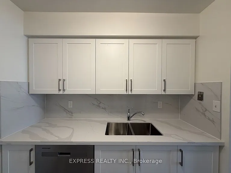 18 Hillcrest Ave #309 — Photo 3