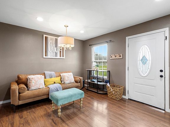 5th image of 5732 Emilia Way