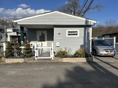 19 Mobile Dr, Bay Shore, NY, 11706
