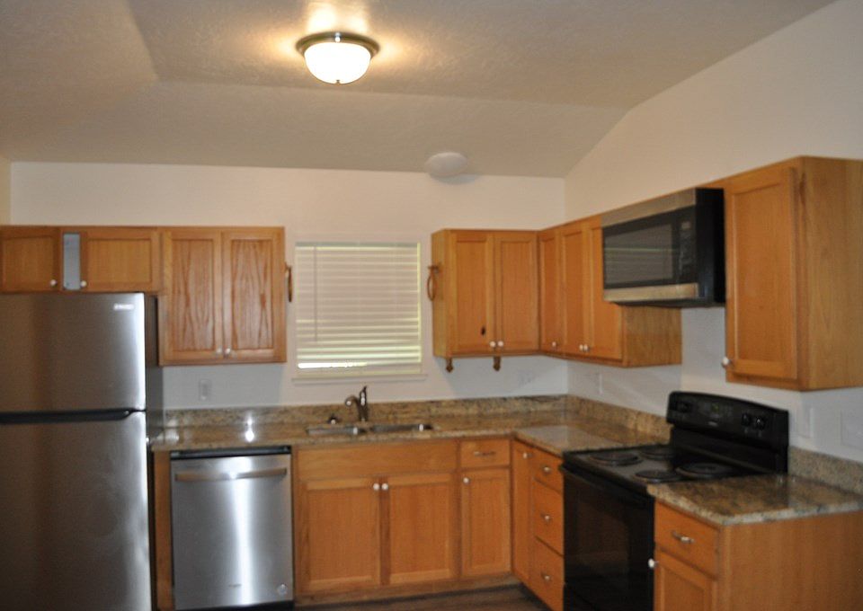 2nd image of 105 W Trailmoor Dr #3