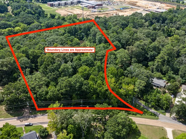 Lakewood Dr, Starkville, MS 39759