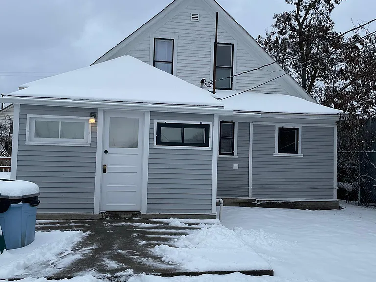 708 N Hogan St — Photo 2