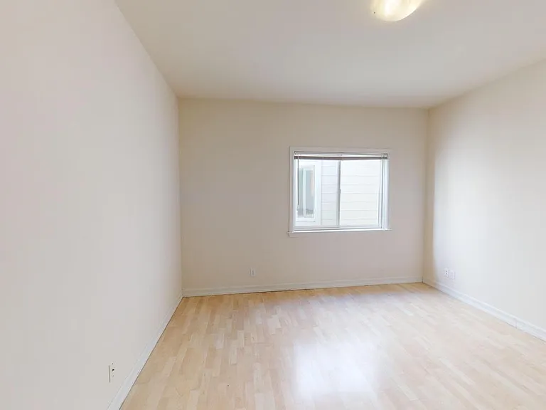 449 30th Ave — Photo 3