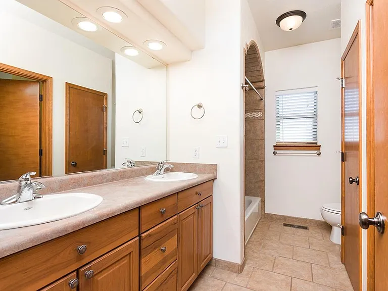 2375 Saturn Cir — Photo 9
