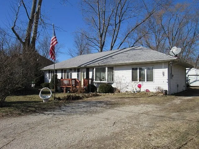 846 W Kennedy Rd photo 1