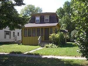 1st image of 123 10th St N