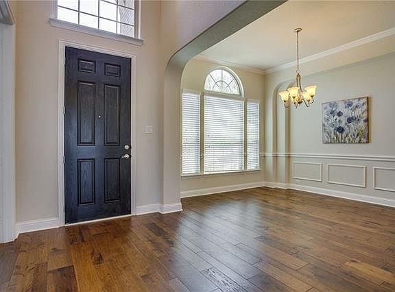 4th image of 1015 Bentley Dr