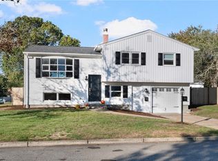 95 Kerri Lyn Rd, Warwick, RI 02889
