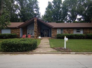 526 W Fairway Dr S, Broken Arrow, OK 74011