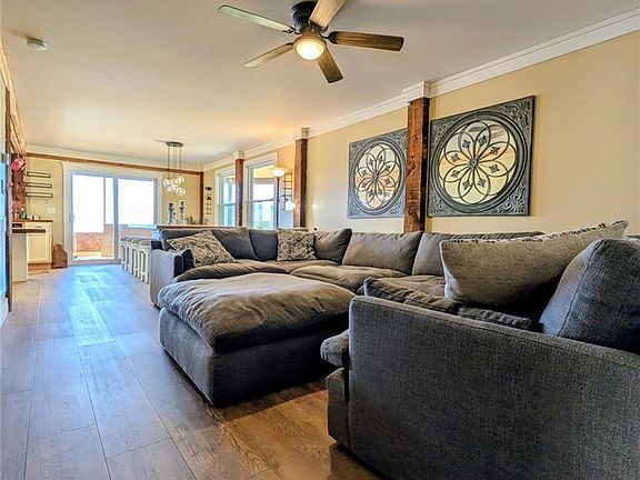 5th image of 421 Dogwood Ln