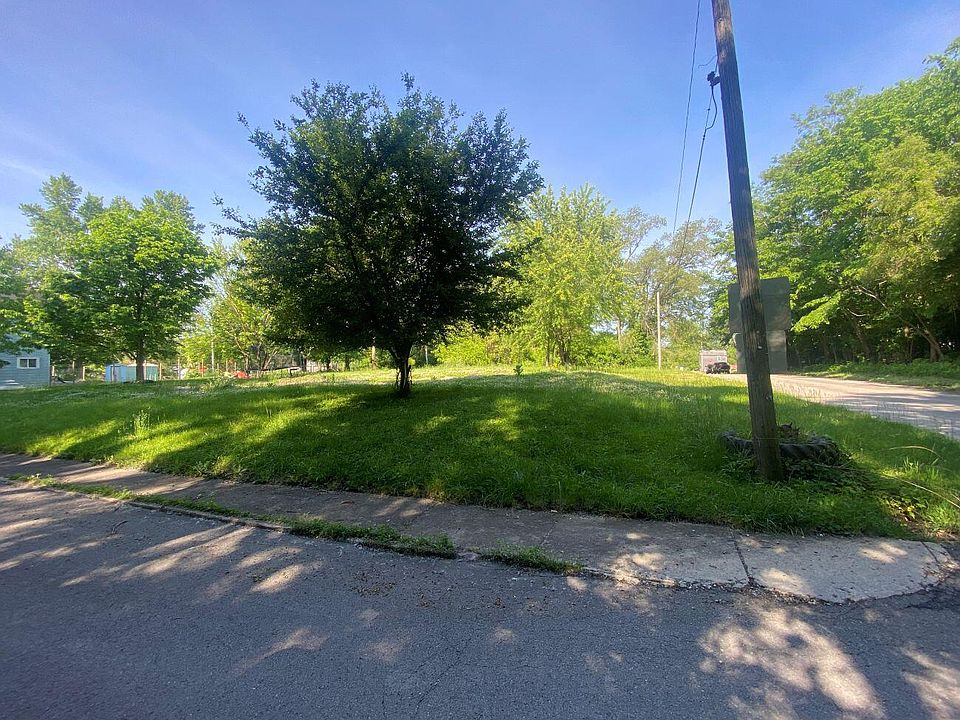 2nd image of 527 Walker St