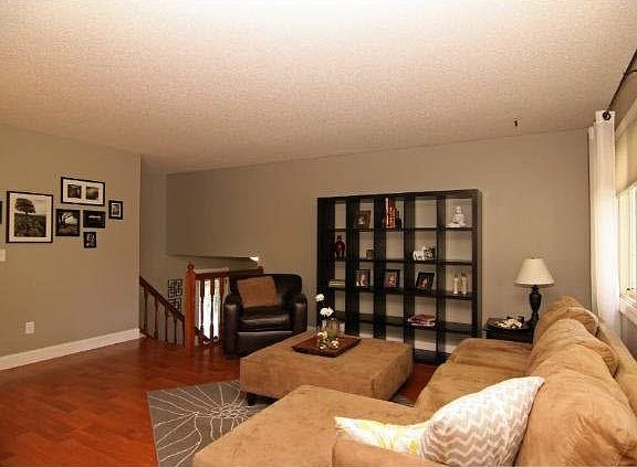 3rd image of 1004 W 158th Street
