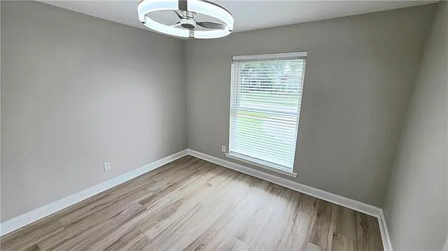 1401 Drake Ln — Photo 15