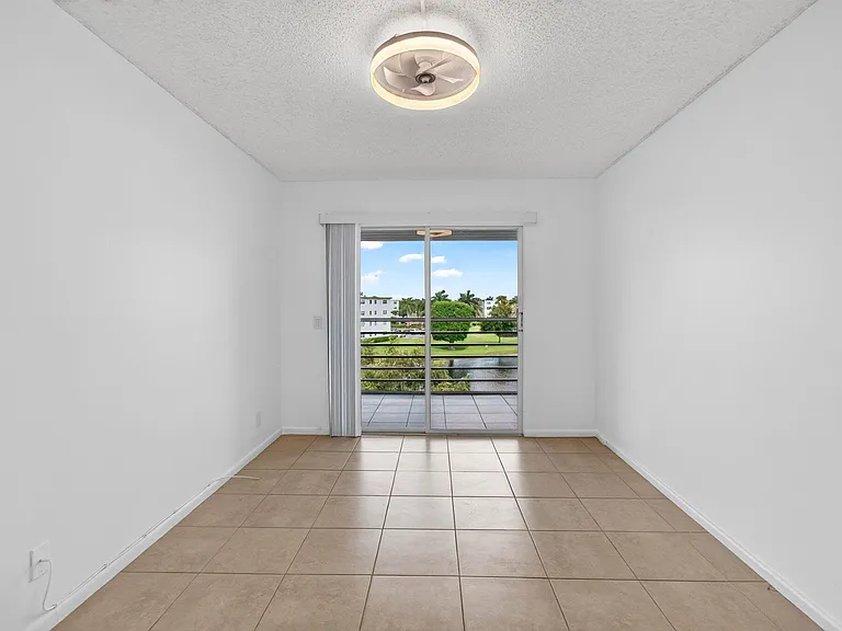 4028 Hythe Pl #B — Photo 10