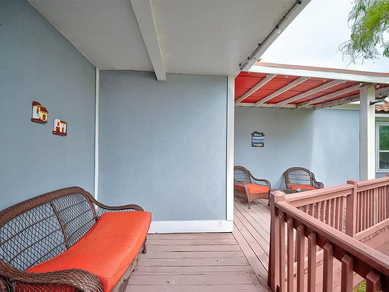 2734 Avenue D — Photo 18