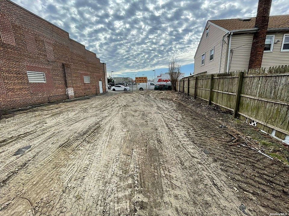 1st image of 171 E Fulton St
