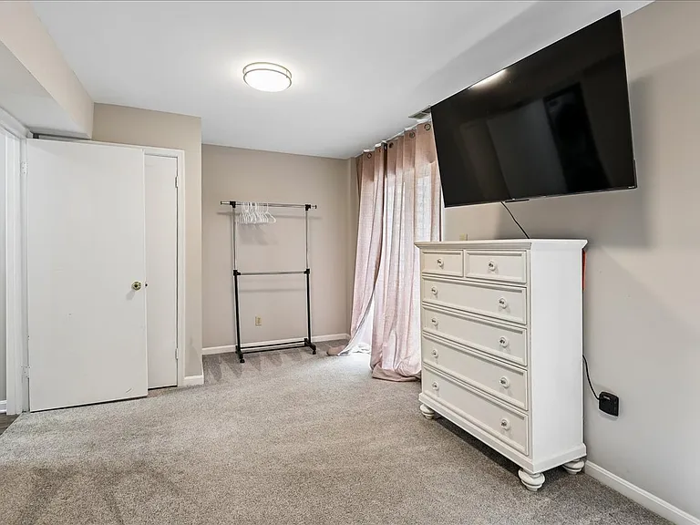 530 Mount Lubentia Ct E — Photo 27