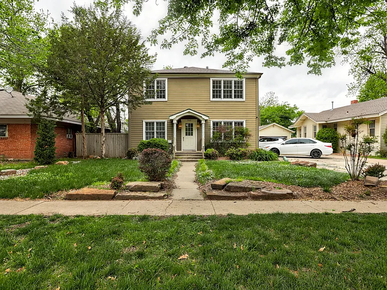 760 Jenkins Ave #4 — Photo 1