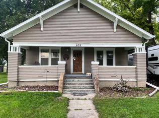 609 Central Ave, Eddyville, NE 68834
