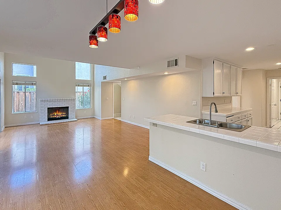 3729 Rose Rock Cir