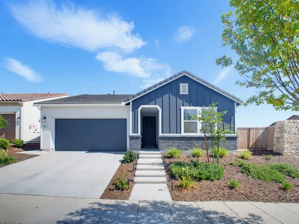730 Arrowhead Dr, Madera, CA 93636