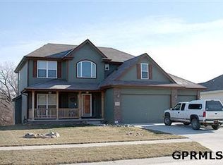 3311 Piney Creek Dr, Elkhorn, NE 68022