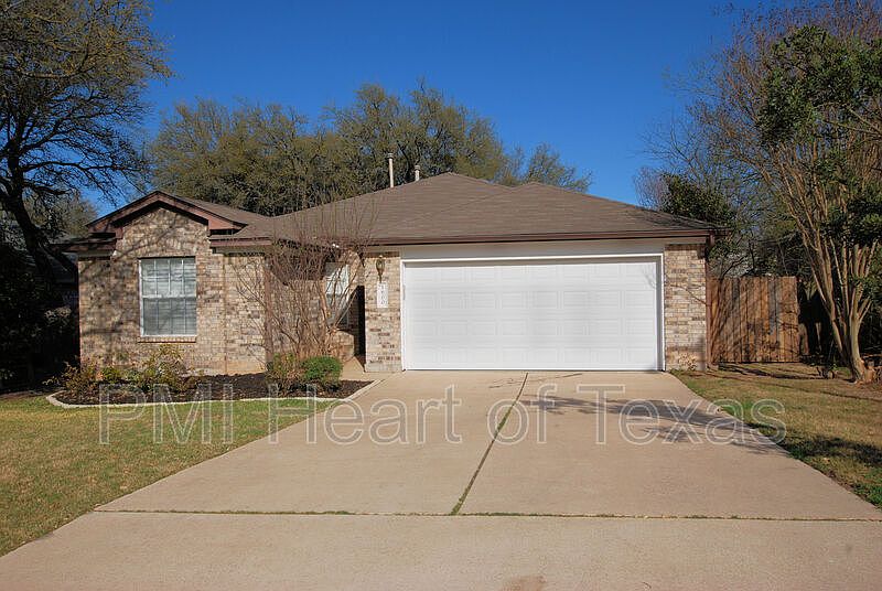 1st image of 1600 Carriage Hills Trl
