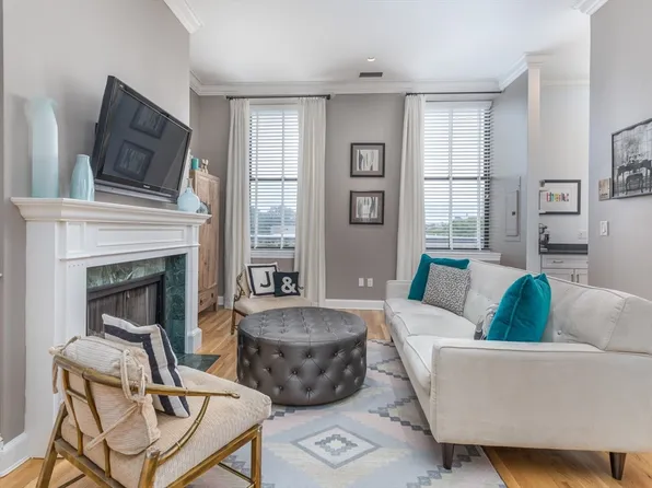 72 Warren Ave APT 301, Boston, MA 02116