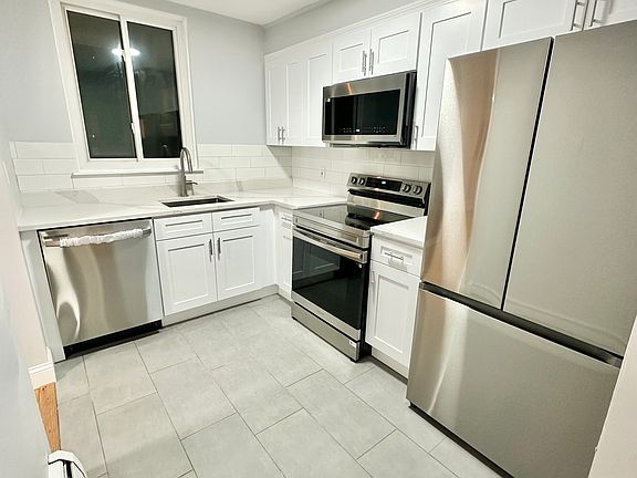 4th image of 498 Fountain St #C2