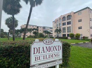 4211 NW 41st St APT 204, Lauderdale Lakes, FL 33319
