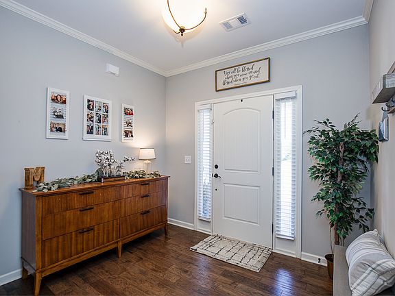 3rd image of 168 Gunier Cir