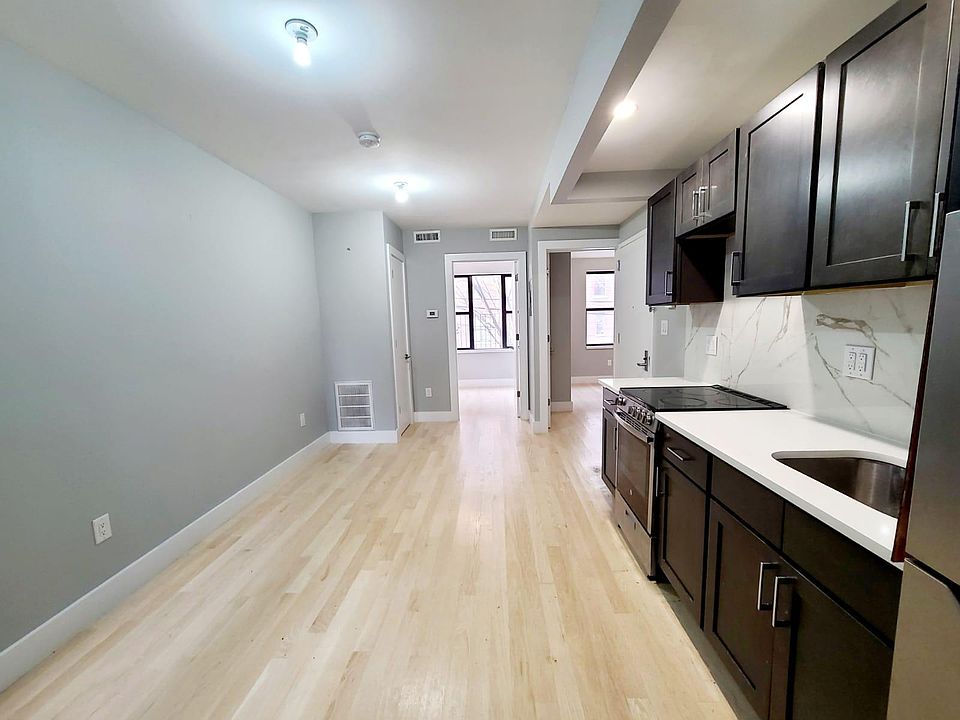 1st image of 2927 Morgan Ave #11