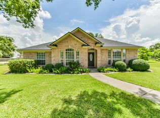 2401 Woody Rd, Pearland, TX 77581