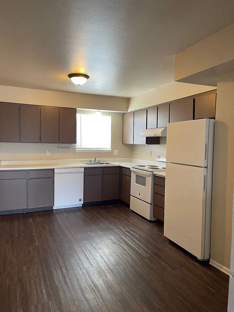 1295 Downard Lane — Photo 3