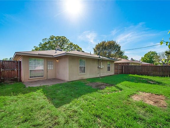 3rd image of 12227 China Lake Dr