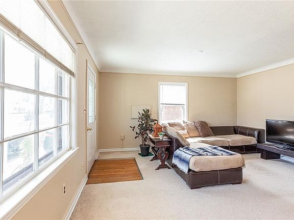 4th image of 558 Huntmere Dr