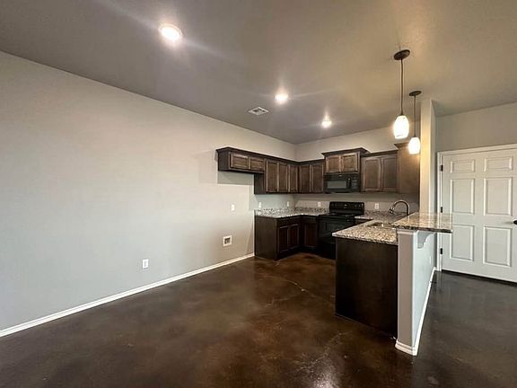 3rd image of 7621 Wild Flower Way #B