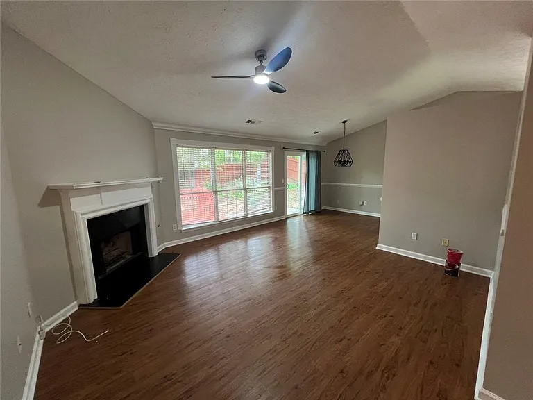 3770 Oak Park Dr — Photo 2
